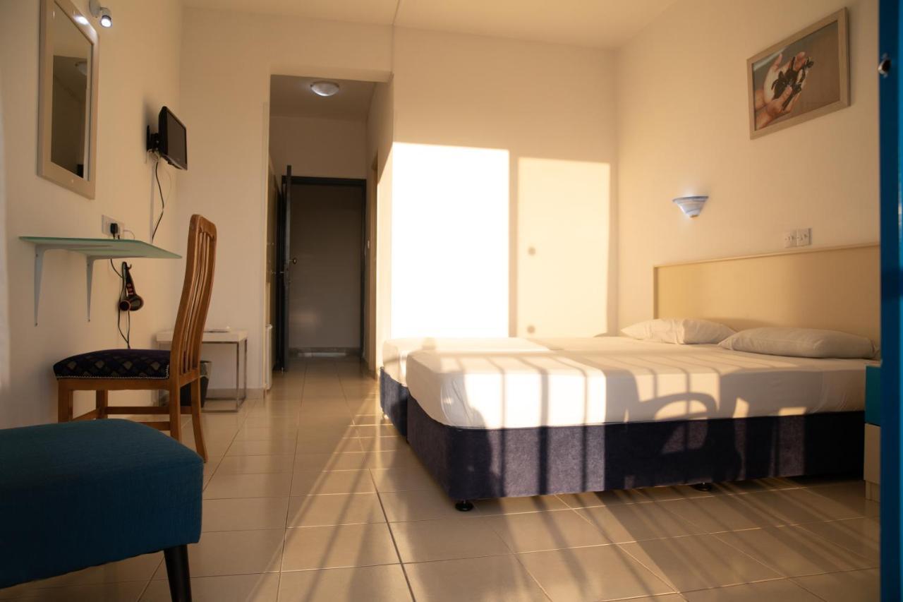 West End Hotel Peyia Ngoại thất bức ảnh