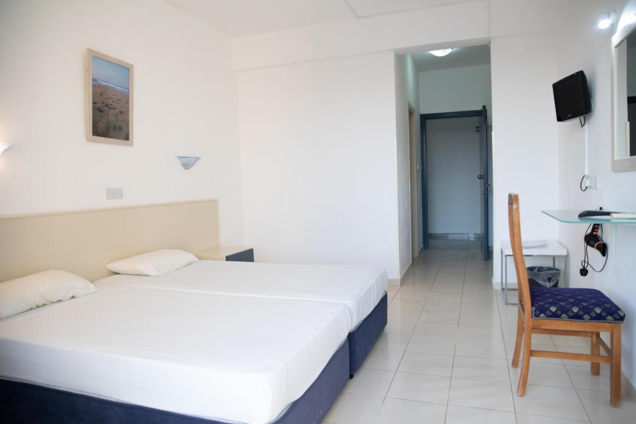 West End Hotel Peyia Ngoại thất bức ảnh