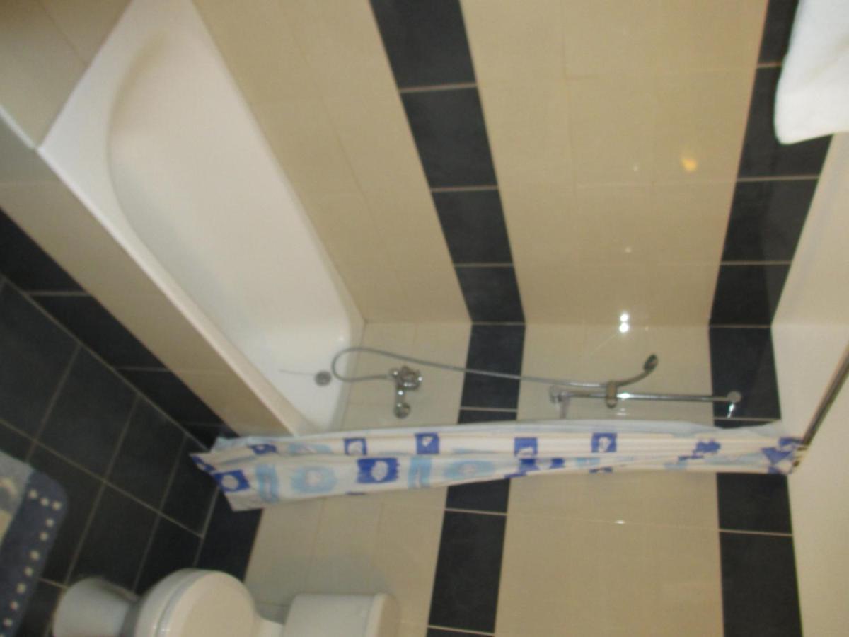West End Hotel Peyia Phòng bức ảnh