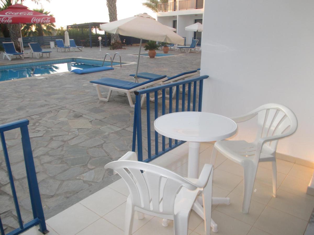 West End Hotel Peyia Phòng bức ảnh
