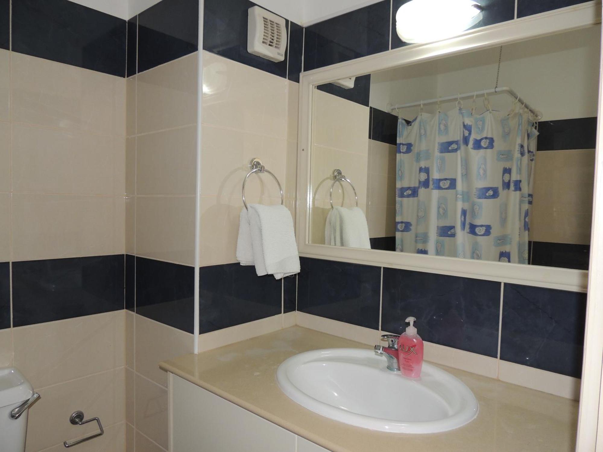 West End Hotel Peyia Phòng bức ảnh