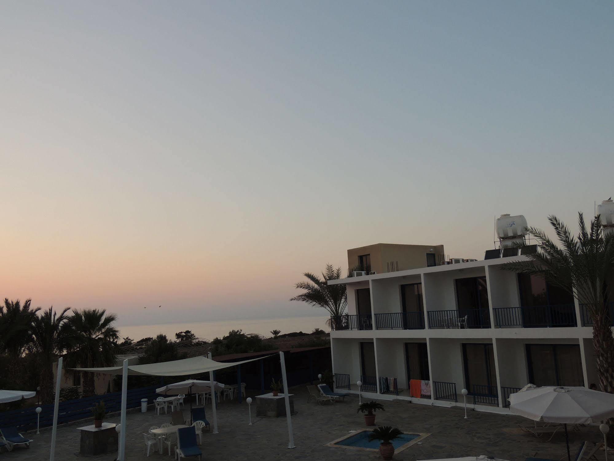 West End Hotel Peyia Ngoại thất bức ảnh