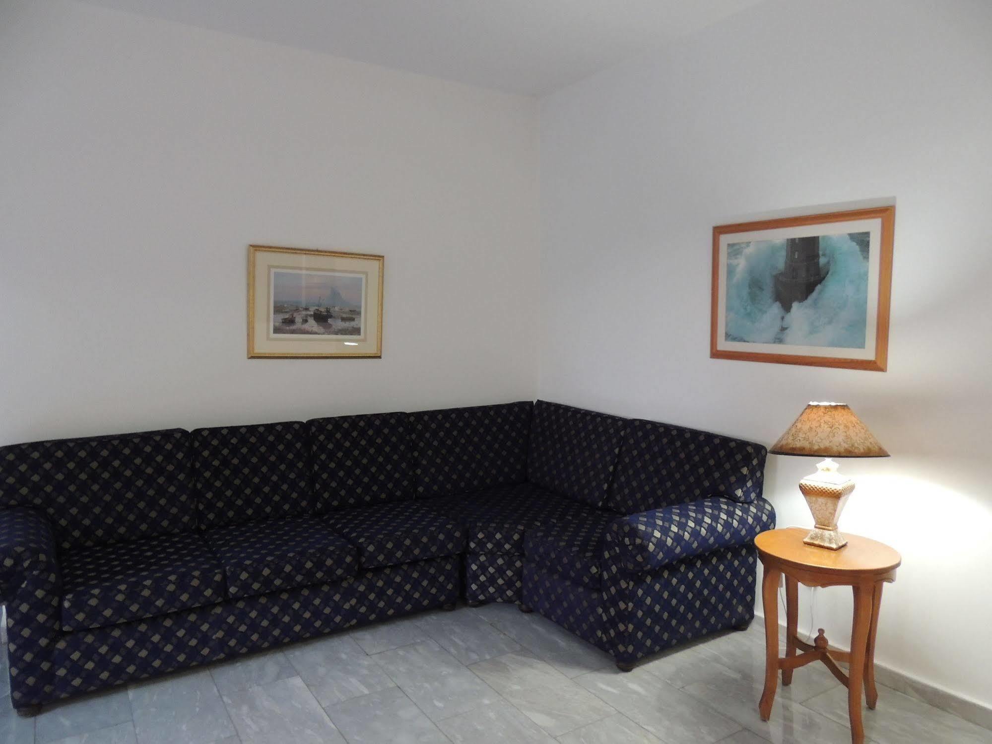 West End Hotel Peyia Ngoại thất bức ảnh
