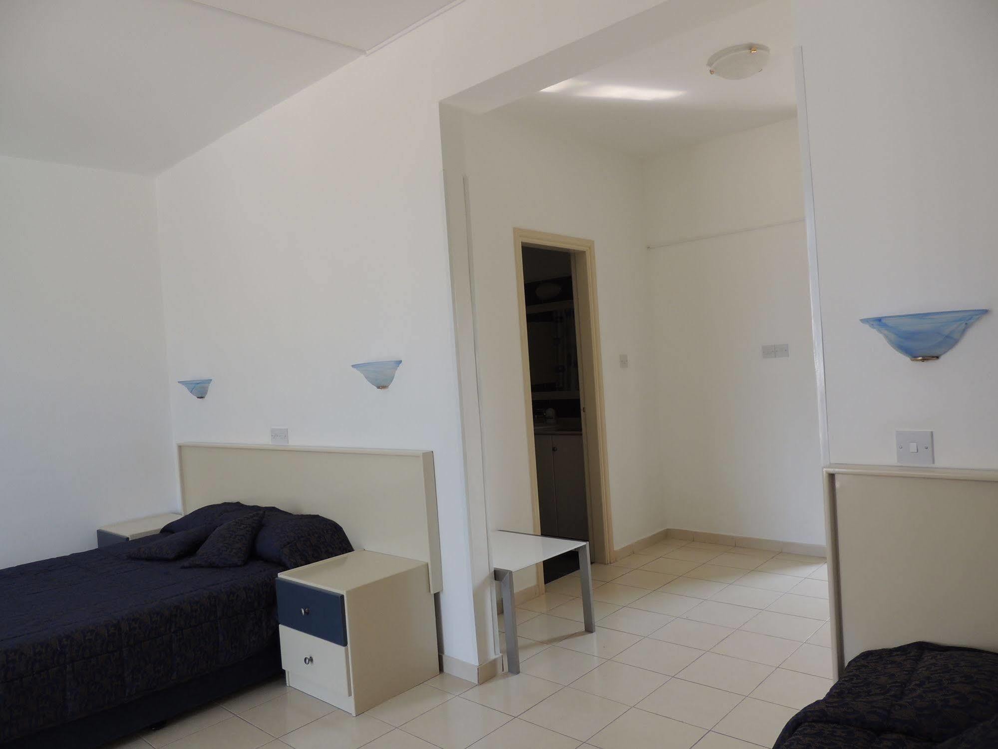 West End Hotel Peyia Ngoại thất bức ảnh
