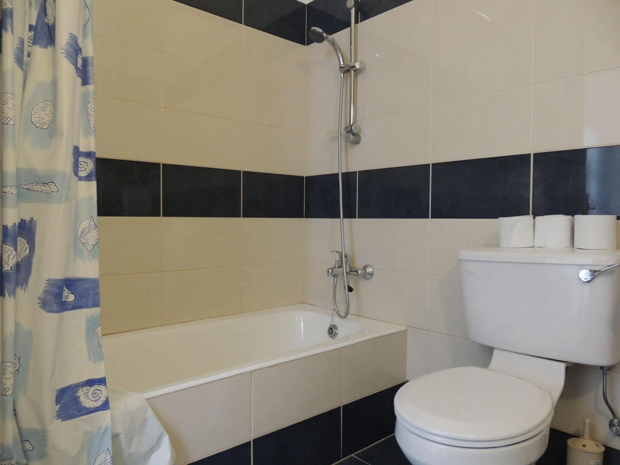 West End Hotel Peyia Ngoại thất bức ảnh