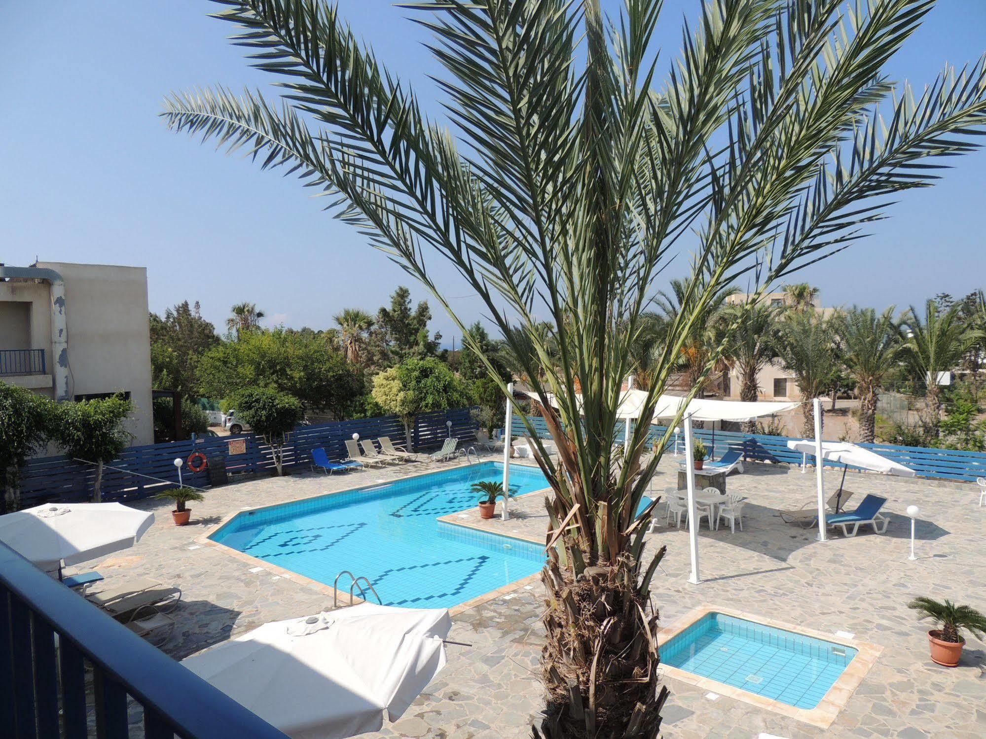 West End Hotel Peyia Ngoại thất bức ảnh