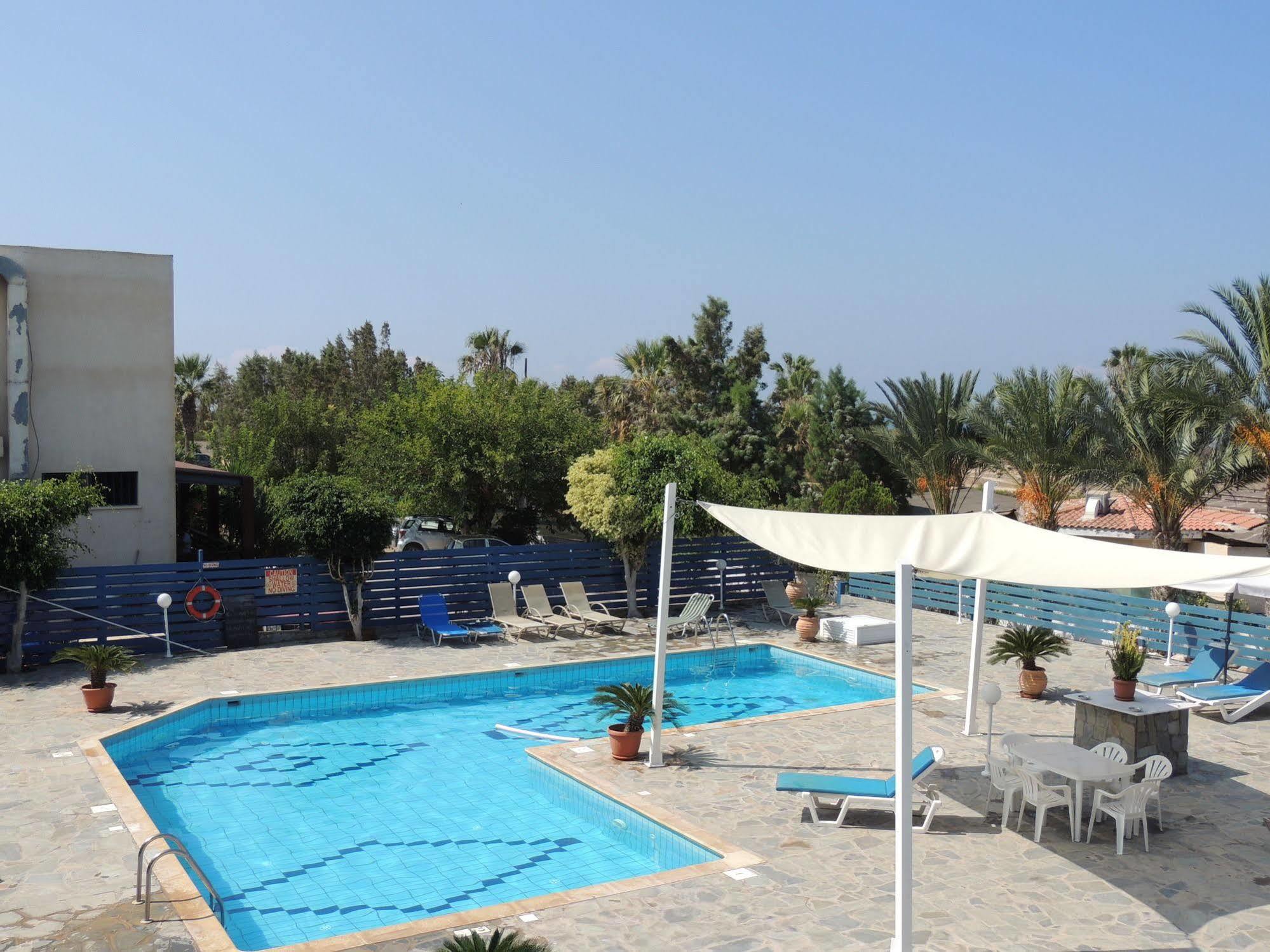 West End Hotel Peyia Ngoại thất bức ảnh