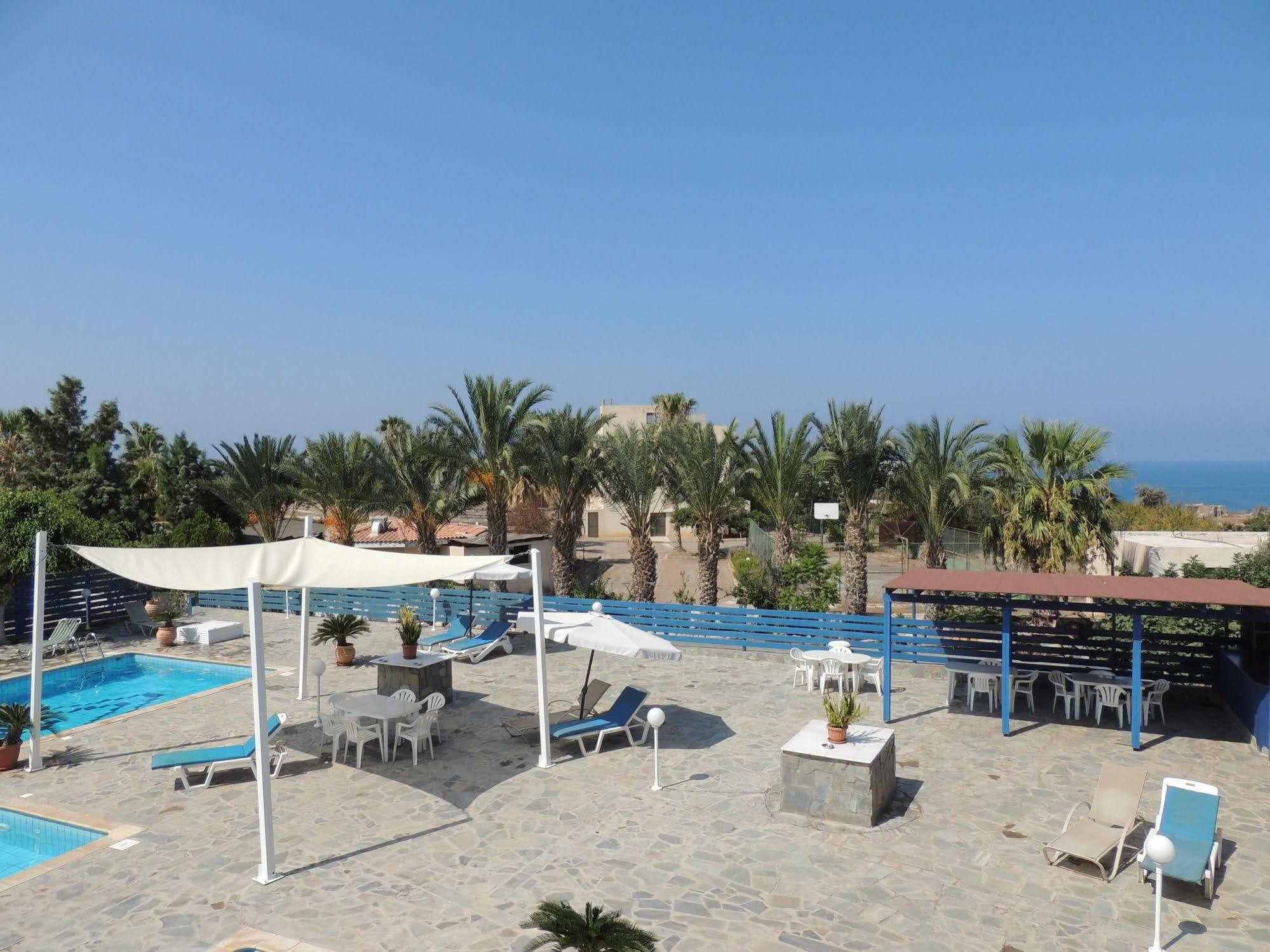 West End Hotel Peyia Ngoại thất bức ảnh