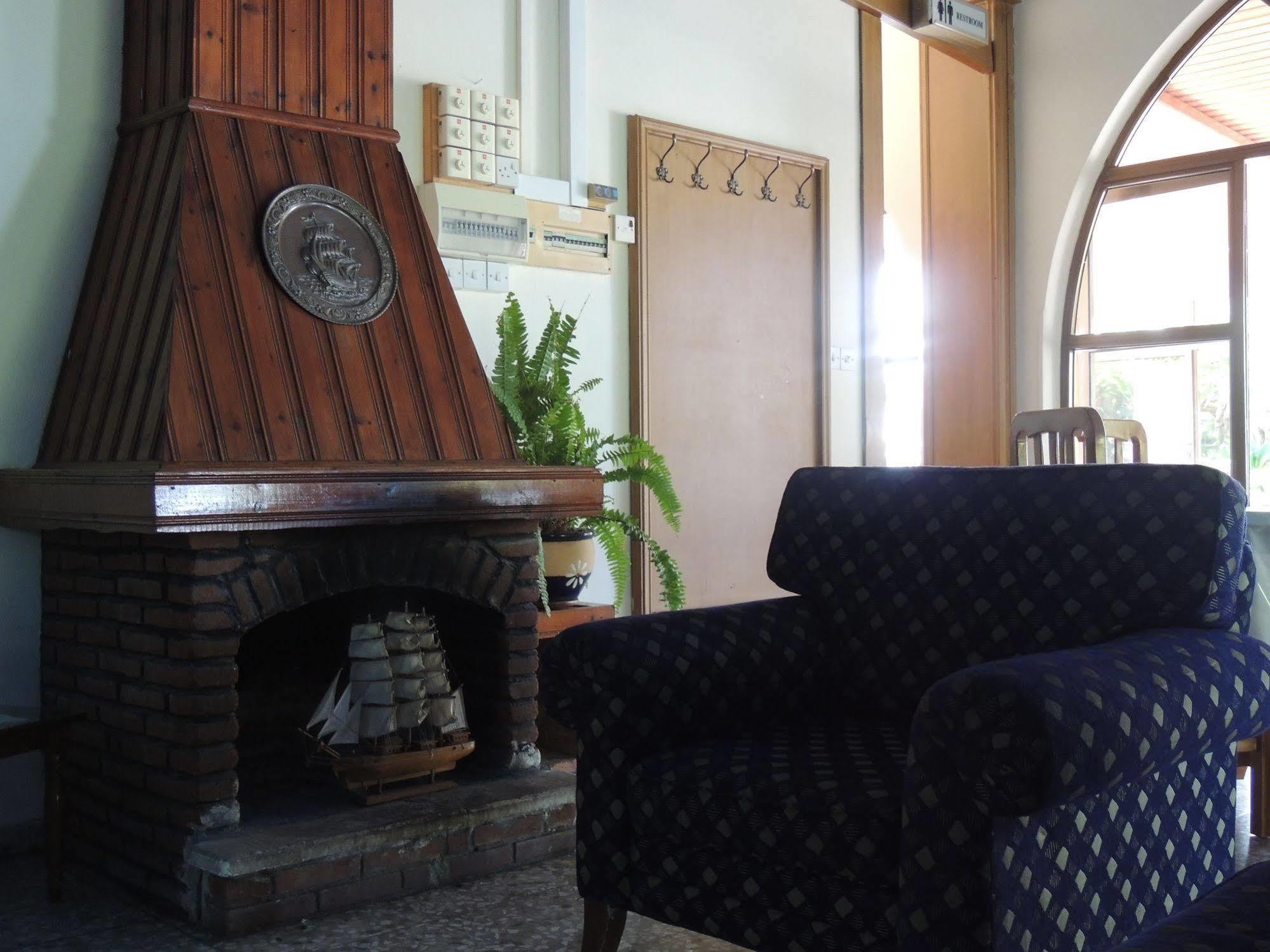 West End Hotel Peyia Ngoại thất bức ảnh